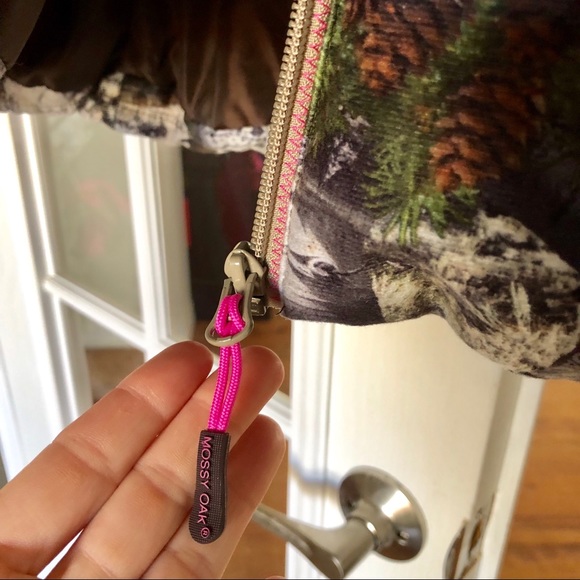 *SOLD on Facebook* Mossy Oak Puffy Jacket - Picture 6 of 8